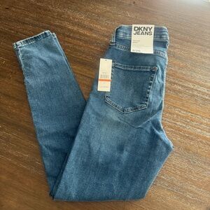 DKNY Essex High Rise Skinny Jeans Size 2/26